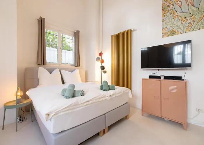 Great 1-Room Loft